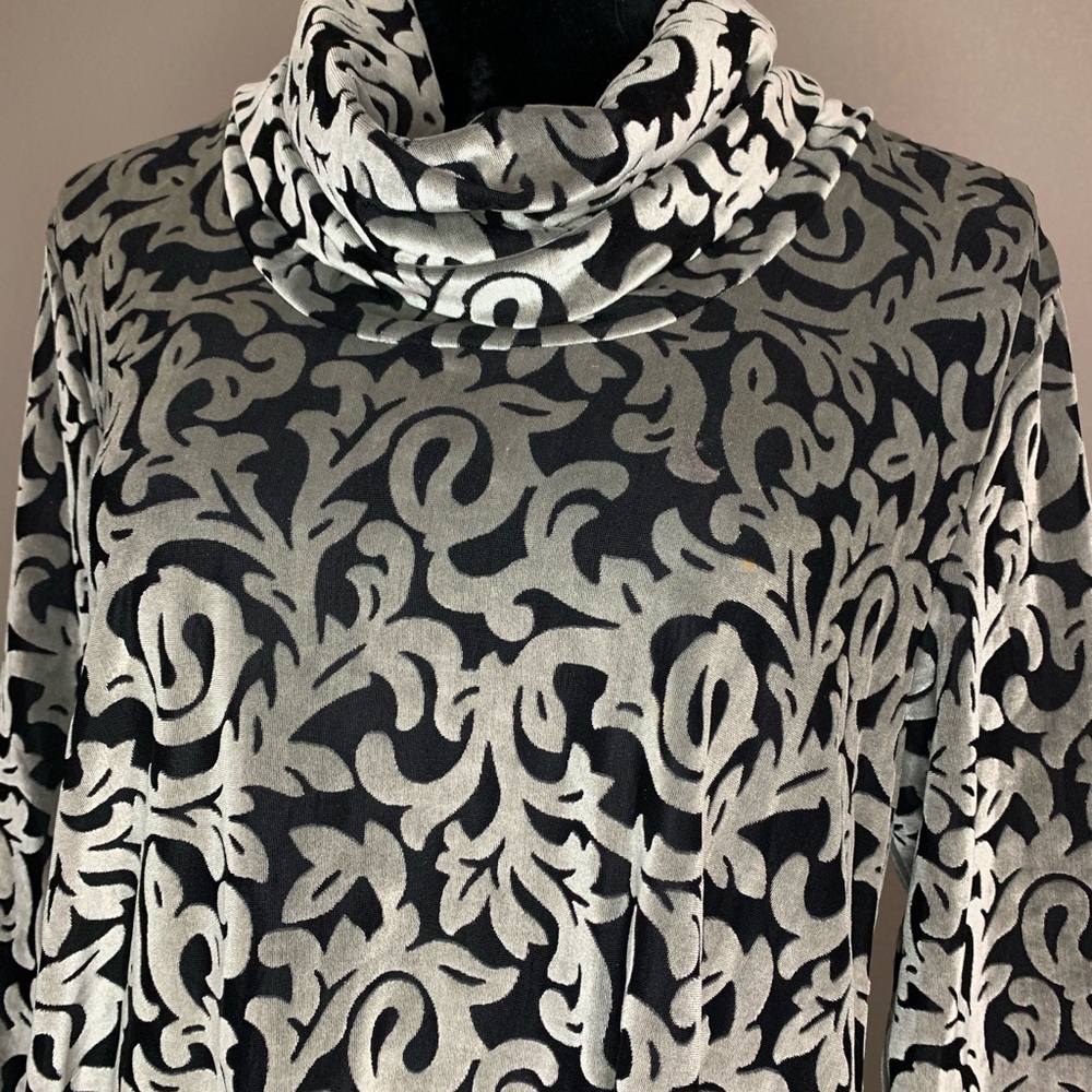 Patterned Blouse - image 4